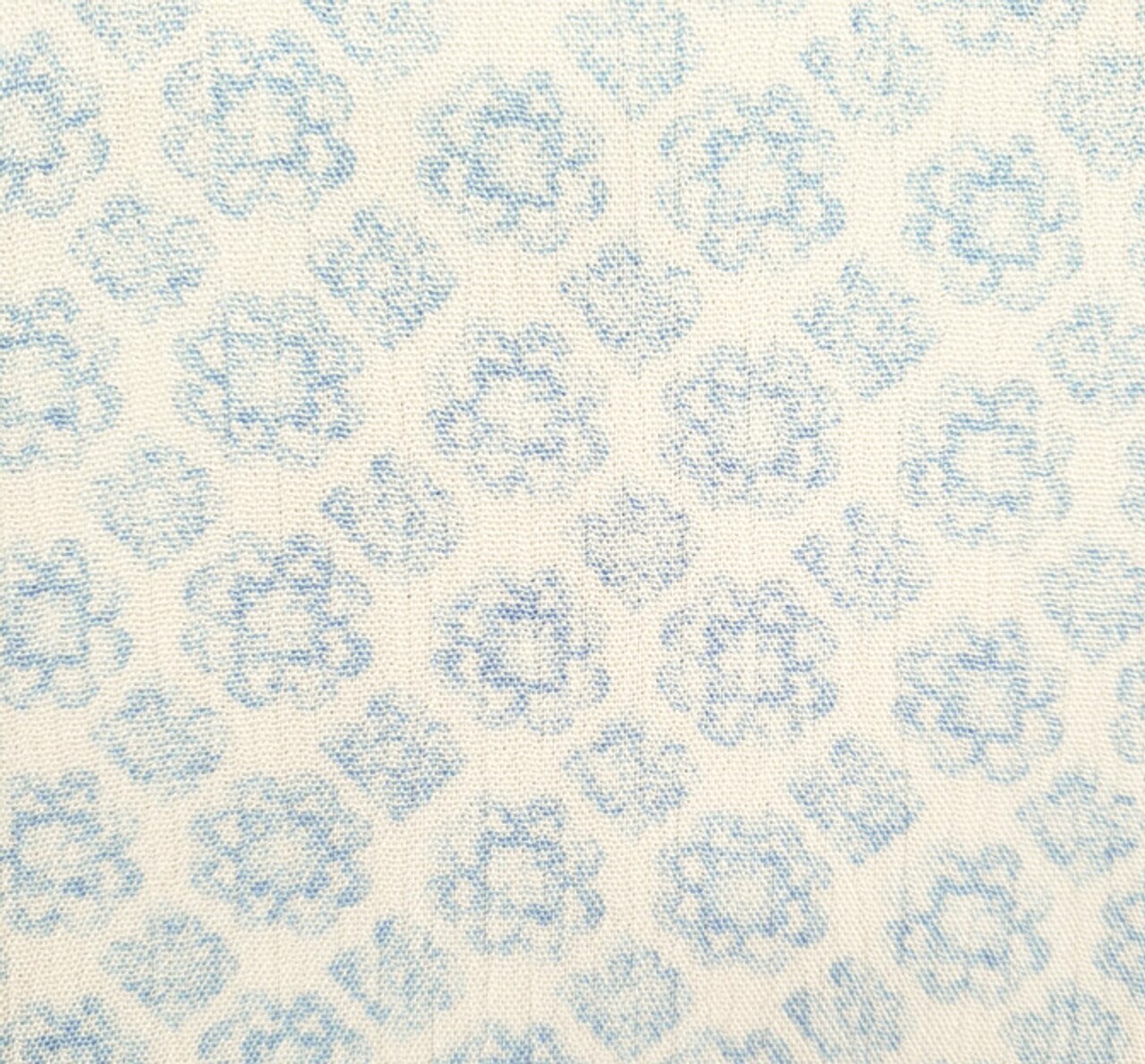 1 Yard Rayon Crinkle Off White/Blue Woven Fabric, 50/52″ Wide 100% Rayon